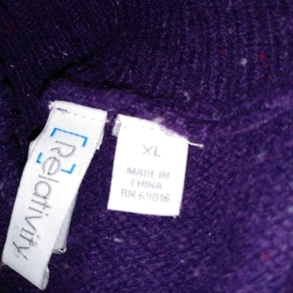 Relativity Pullover Sweater, XL, Purple with gray specks, front pocket,pre-owned - Picture 5 of 8